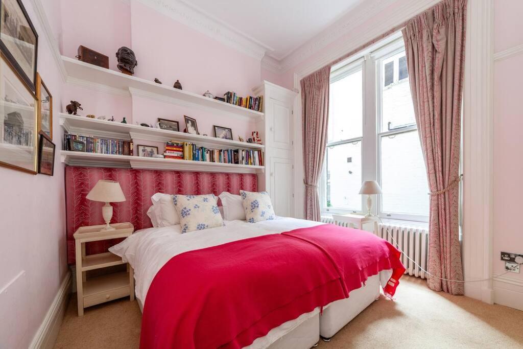 Elegant 2-bedroom Flat In South Kensington,