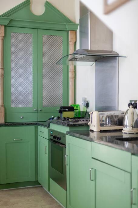 Apartament Elegant 2-bedroom Flat In South Kensington, *