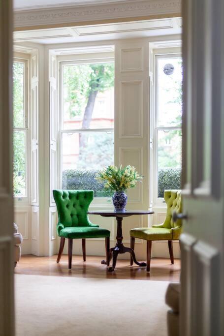 Elegant 2-bedroom Flat In South Kensington, Appartamento Londra