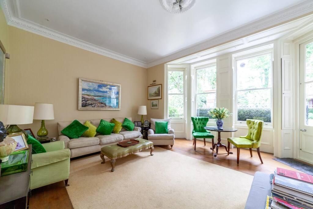 Elegant 2-bedroom Flat In South Kensington,